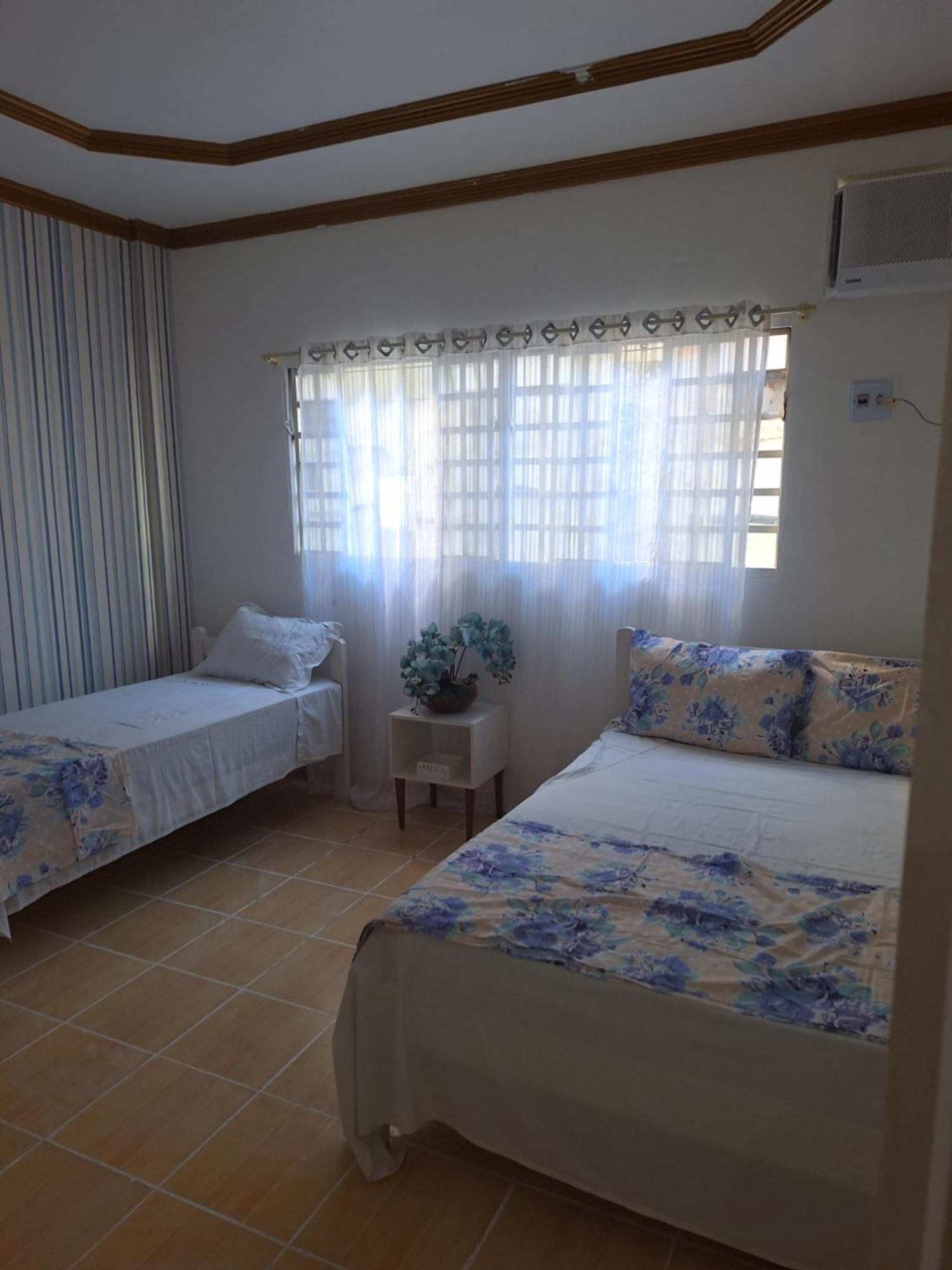 Quarto Triplo Com Banheiro Em Pousada E Restaurante มาเนาส์ ภายนอก รูปภาพ